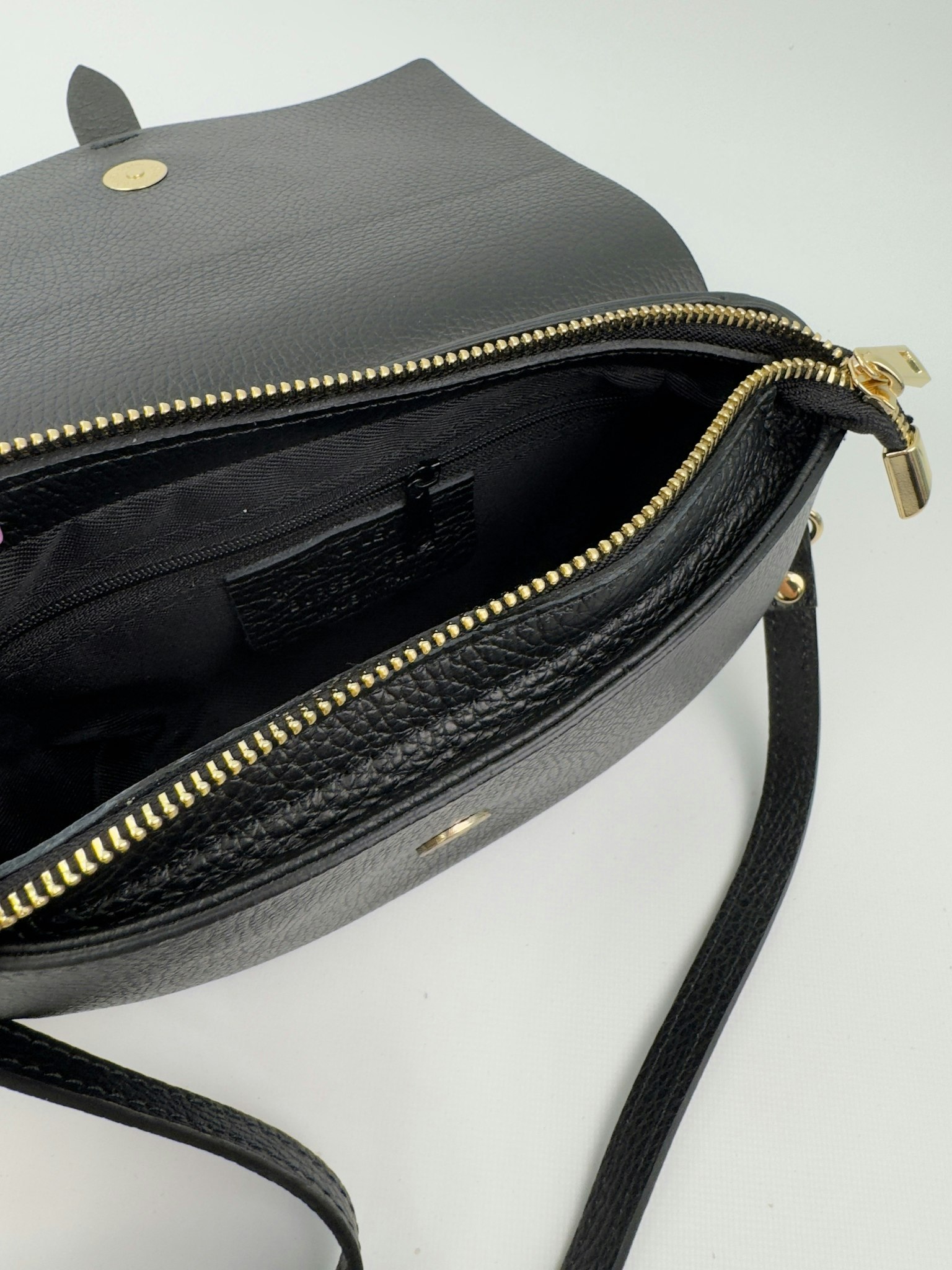 Estrid leather shoulderbag