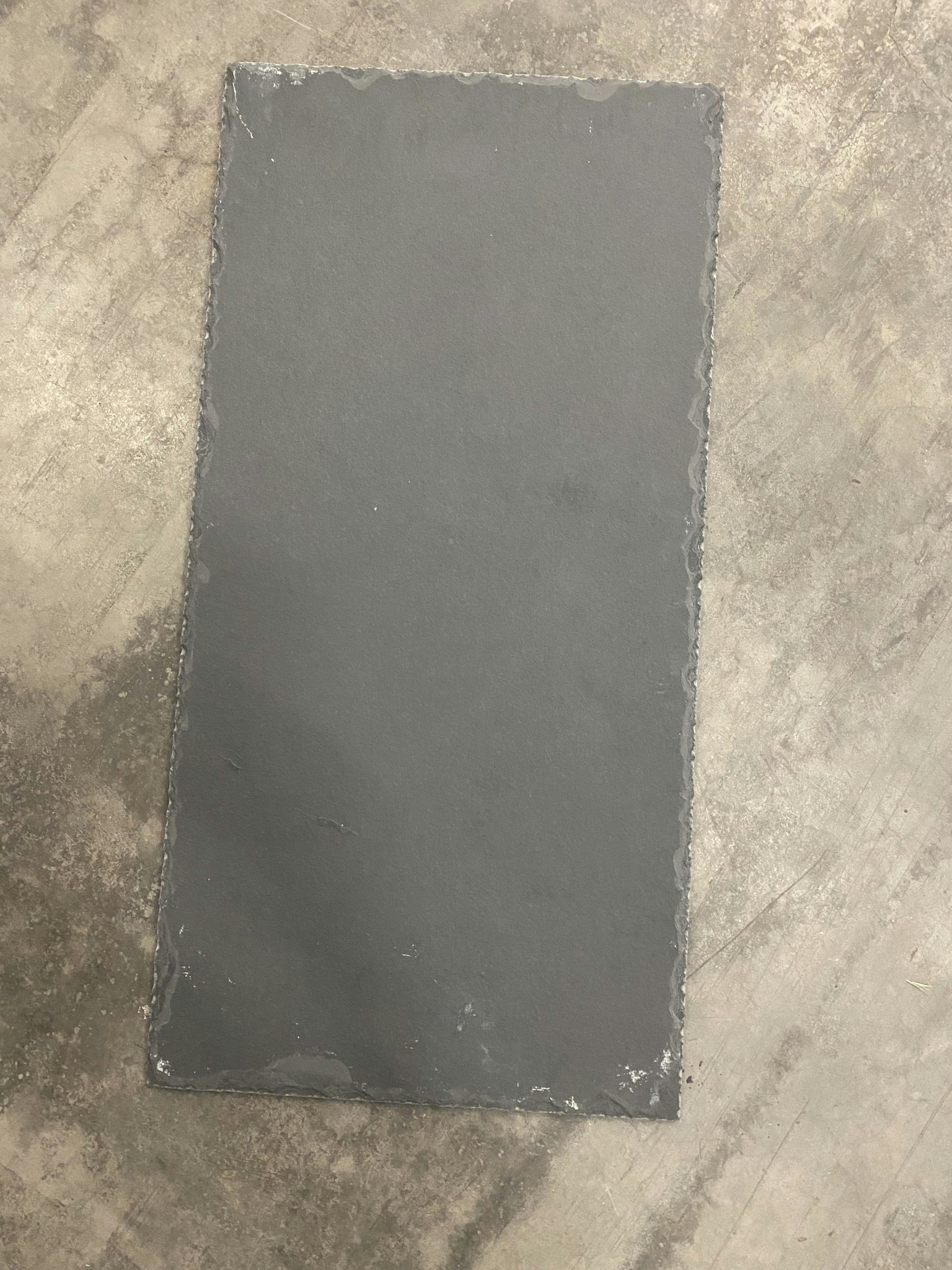 Restparti: Black Pitangui Klov m. knäckt kant 60x30 (18st)