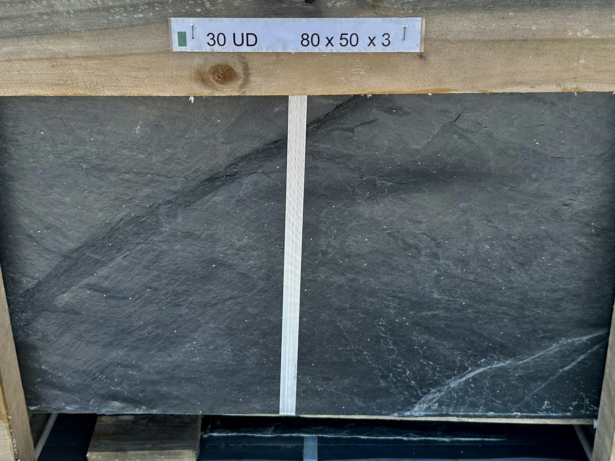 Svart Vega Flammad Mark: 800 x 500 x 30 mm