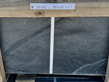 Svart Vega Flammad Mark: 800 x 500 x 30 mm