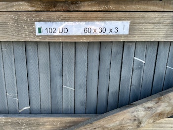 Svart Vega Flammad Mark: 600 x 300 x 30 mm