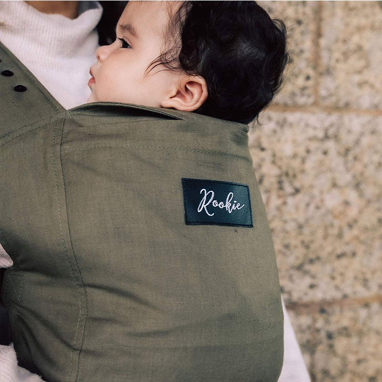 Bebis i ROOKIE Premium baby bärsele - Khaki