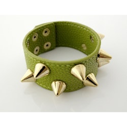 Armband med nitar grönt