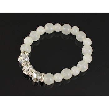 Armband med pärlor vit