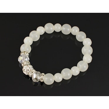 Armband med pärlor vit