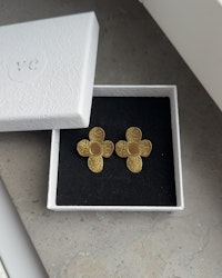 Blom örhängen Guld