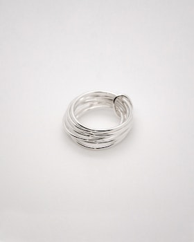 Intertwined ring