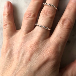 Spiked Dots - ring med silverkulor i återvunnet silver
