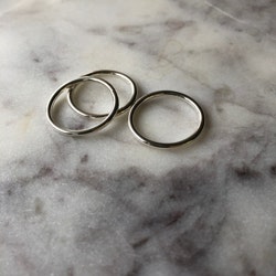 Simple 2.0 -  enkel klassisk ring i återvunnet silver