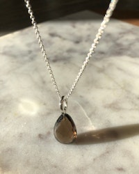 Smokey - handgjort halsband i återvunnet silver