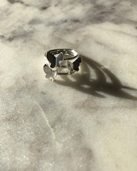 Butterfly - ring med en silver fjäril i återvunnet silver