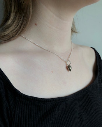 Golden - handgjort halsband i återvunnet silver