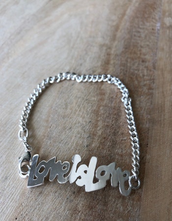 Love is Love - handtillverkat silverarmband