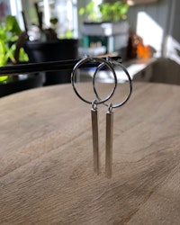 Round and Square - örhängen i återvunnet silver