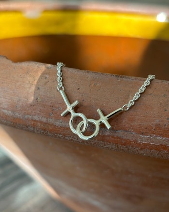 Sisterhood small- handtillverkat silverarmband med kvinnosymboler