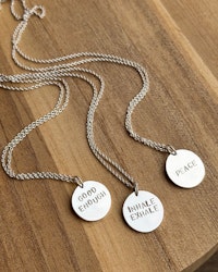 Text Silver plate necklace round - handgjort halsband av återvunnet silver