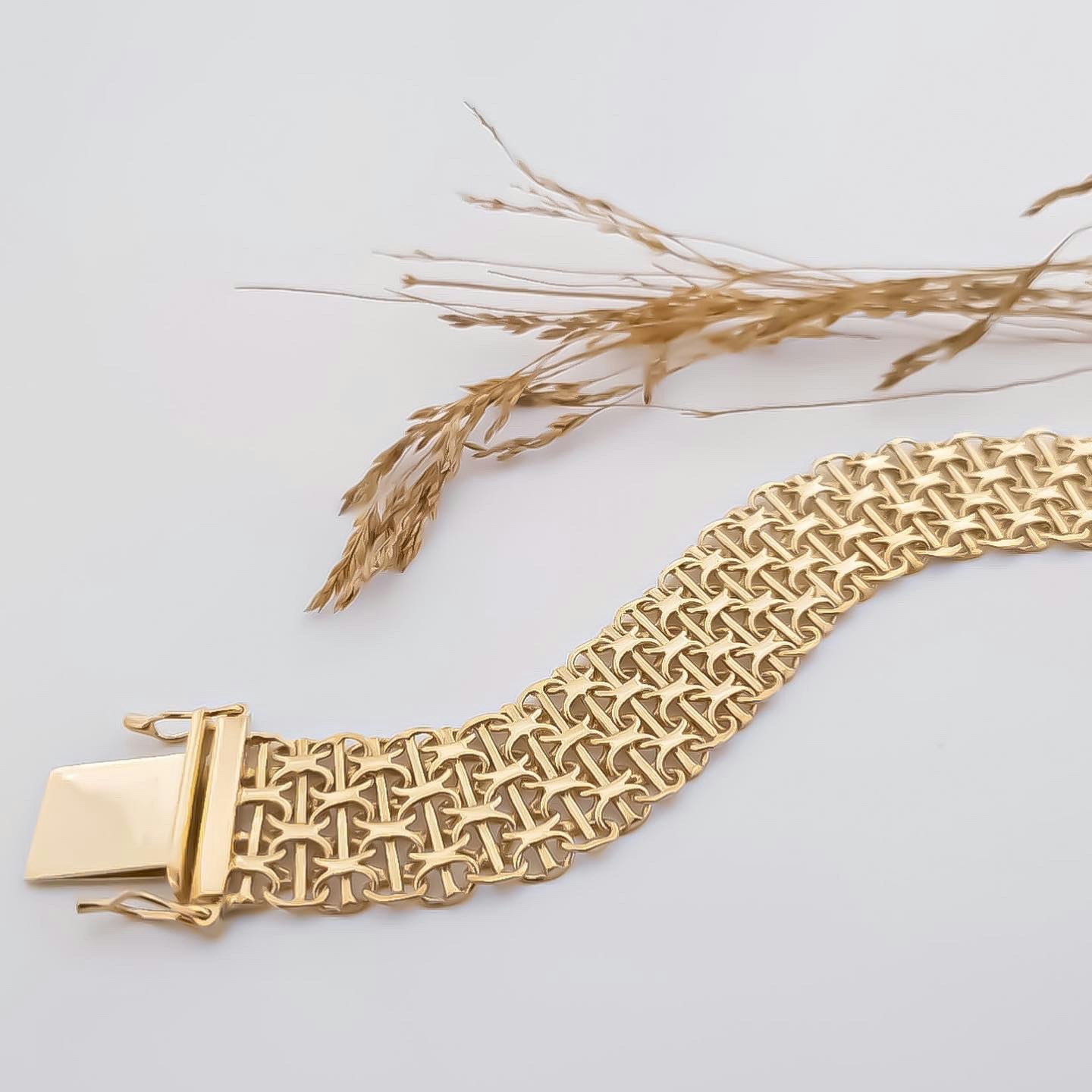 2 cm bred X-länk armband med kistlås av Kubisk Zirkonia och valfritt namn  gravyr på kistlåset - Namnet.nu Specialbeställ exklusiva smycken