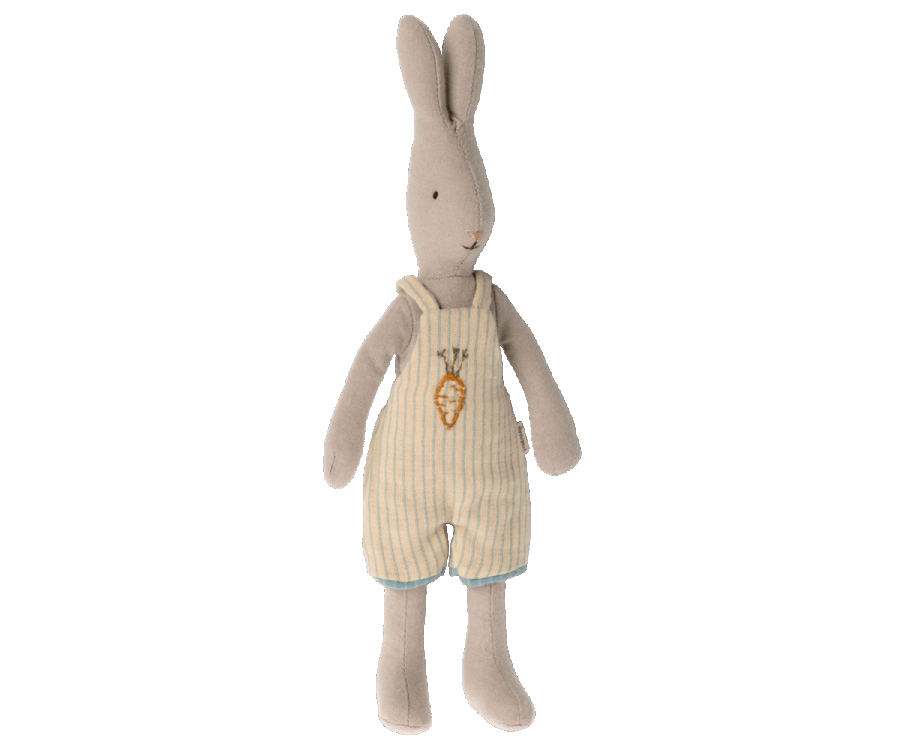 Maileg Kanin Storlek 1 -  Rabbit med Randiga Hängselbyxor med Brodyr på Bröstet