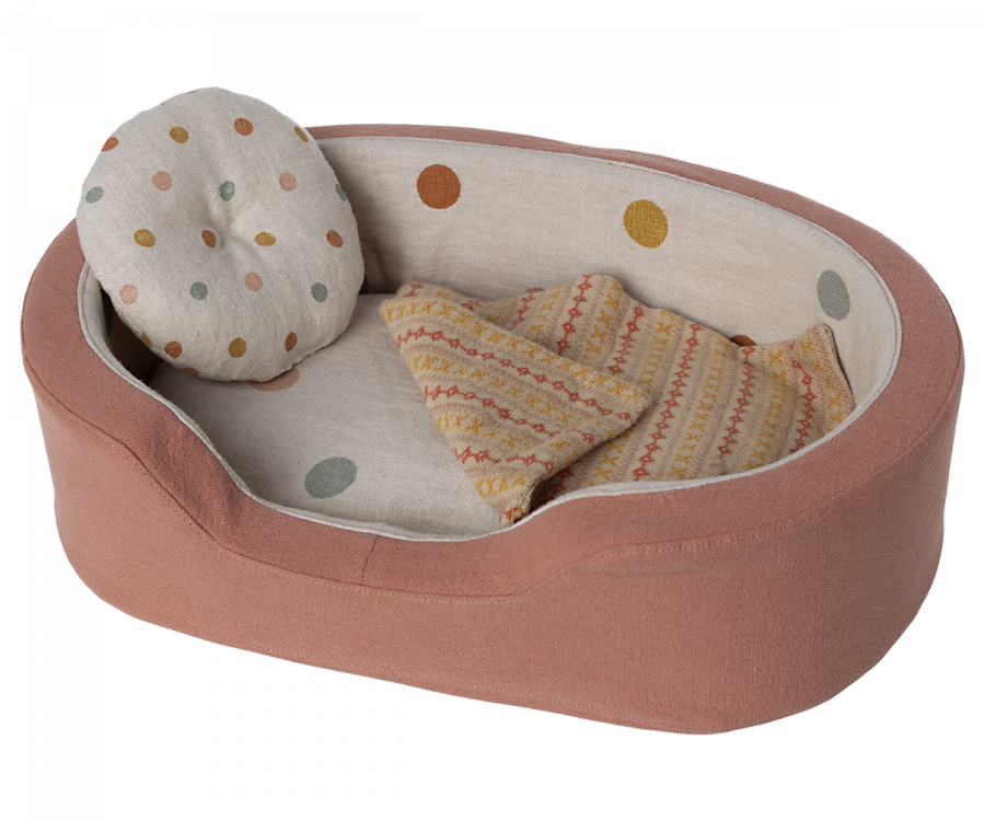 Maileg Cosy Basket Medium - Hund/Kattbädd med Kudde och Filt Corall