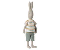 Maileg Kanin Strl 4 - Rabbit med Pastell Randig Tröja och Blå Byxor