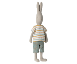 Maileg Kanin Strl 4 - Rabbit med Pastell Randig Tröja och Blå Byxor