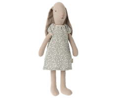 Maileg Kanin Storlek 2 - Bunny med Blå Blommigt Nattlinne