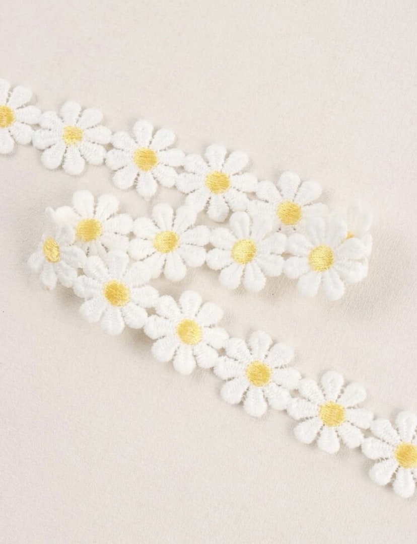 Band med Vita Blommor - Bomullsband 180 cm