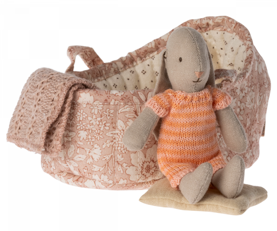 Maileg Micro Bunny i Carrycot - Orange Kaninbebis i Rosa Liggdel