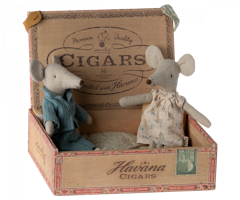 Maileg Mamma och Pappa Mus i Bäddad Cigarrlåda