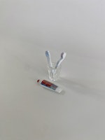 Miniatyr Badrumstillbehör Set Två Tandborste och Tandkräm Dekoration till Dockskåpet