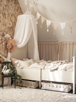 Jabadabado Vimpelgirlang med Tofsar - Beige Vit 4 m