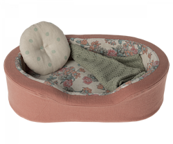 Maileg Cosy Basket Small - Hund/Kattbädd med Kudde och Filt Corall