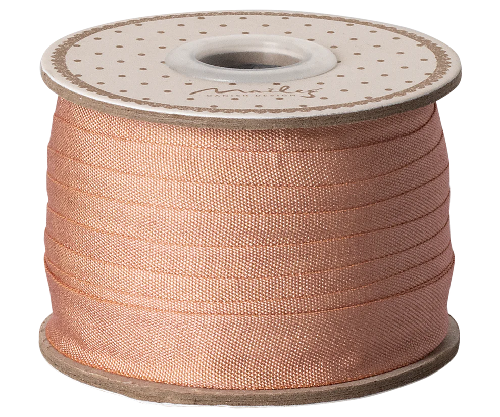 Maileg Bomullsband 10 m - Peach Rose Aprikos Rosa Band på Pappersrulle