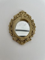 Oval Vintage Spegel med Guldram Dekoration till Dockskåpet Miniatyr Rund Guld