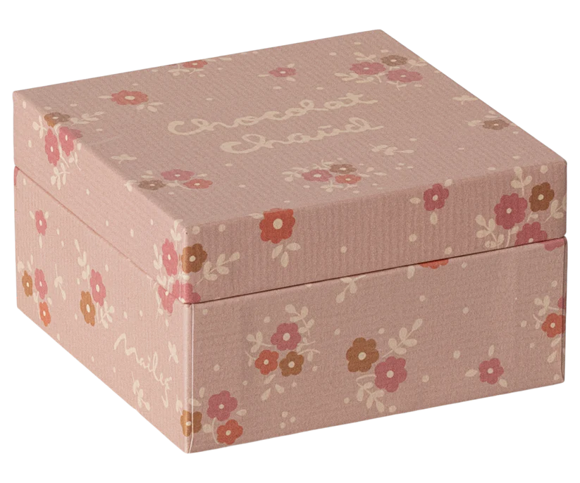 Maileg Set med Varm Choklad till Kanin i Ask - Kanna Koppar Rosa Guld Prickig