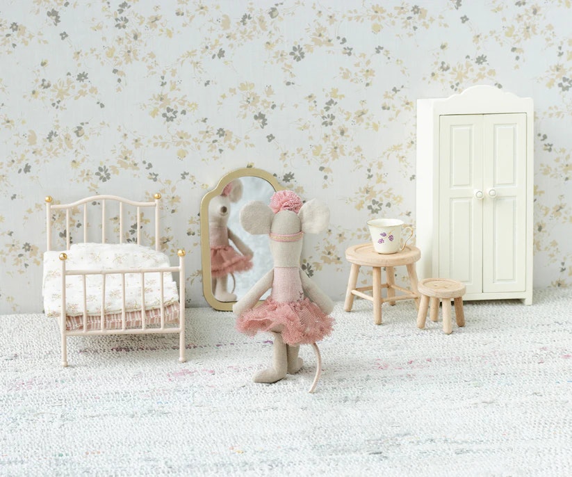 Maileg Ballerina Lillasyster Mus med Ballerinakjol och Hårband - Rosa