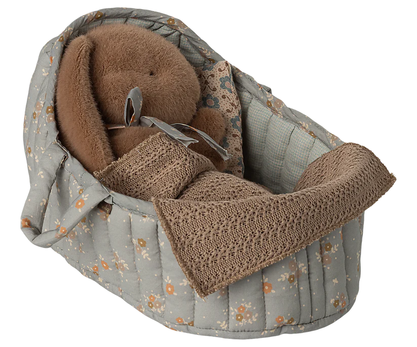Maileg Carrycot Liggdel Large - Blommig Blå med Kudde och Filt