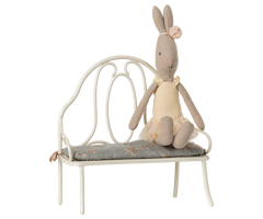 Maileg Vintage Bänk till Kanin med Dyna - Metall Offwhite Vit Snirklig Sittbänk Dekoration