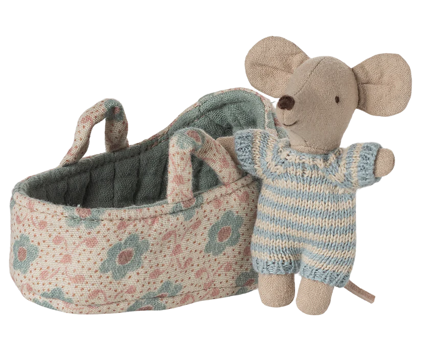 Maileg Baby Mus i Blommig Carrycot Blå - Maileg A/W - 25