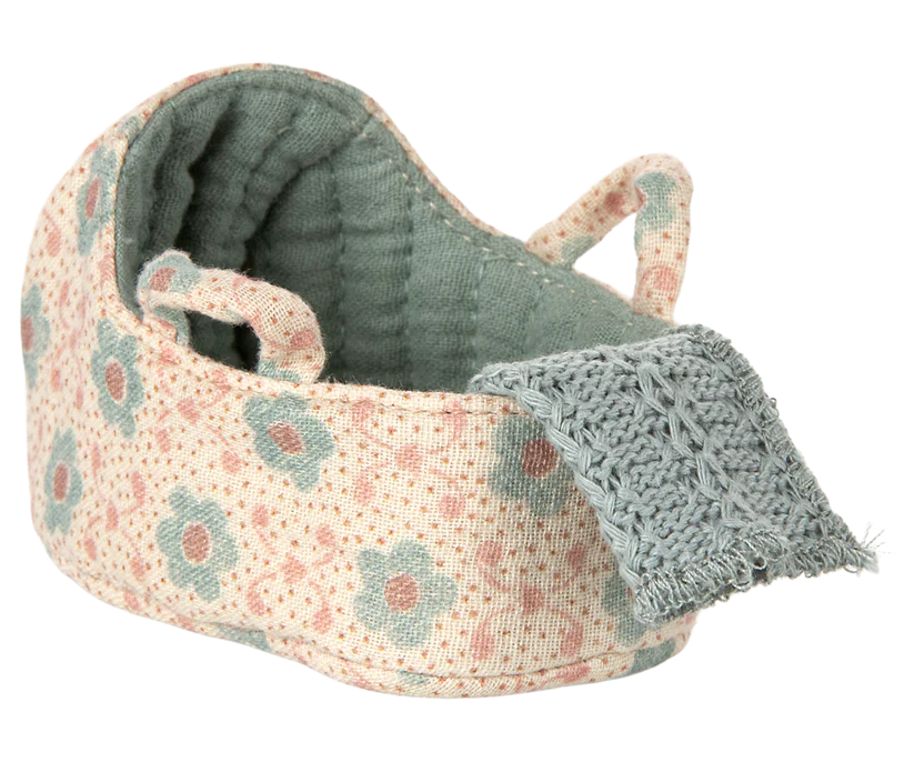 Maileg Blommig Carrycot till Baby Möss Blå - Maileg A/W -25