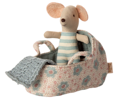 Maileg Blommig Carrycot till Baby Möss Blå - Maileg A/W -25