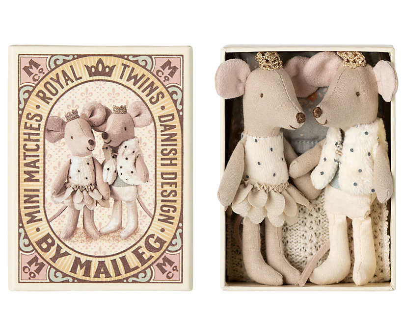 Maileg Royal Twins i Bäddad Ask Vit - Tvillingar Lillebror Prins Lillasyster Prinsessa Mus med Krona