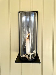 Väggljusstake med glas