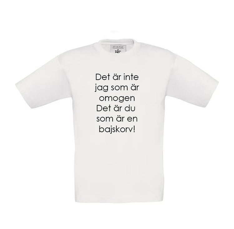 T-shirt med rolig text "Bajskorv"