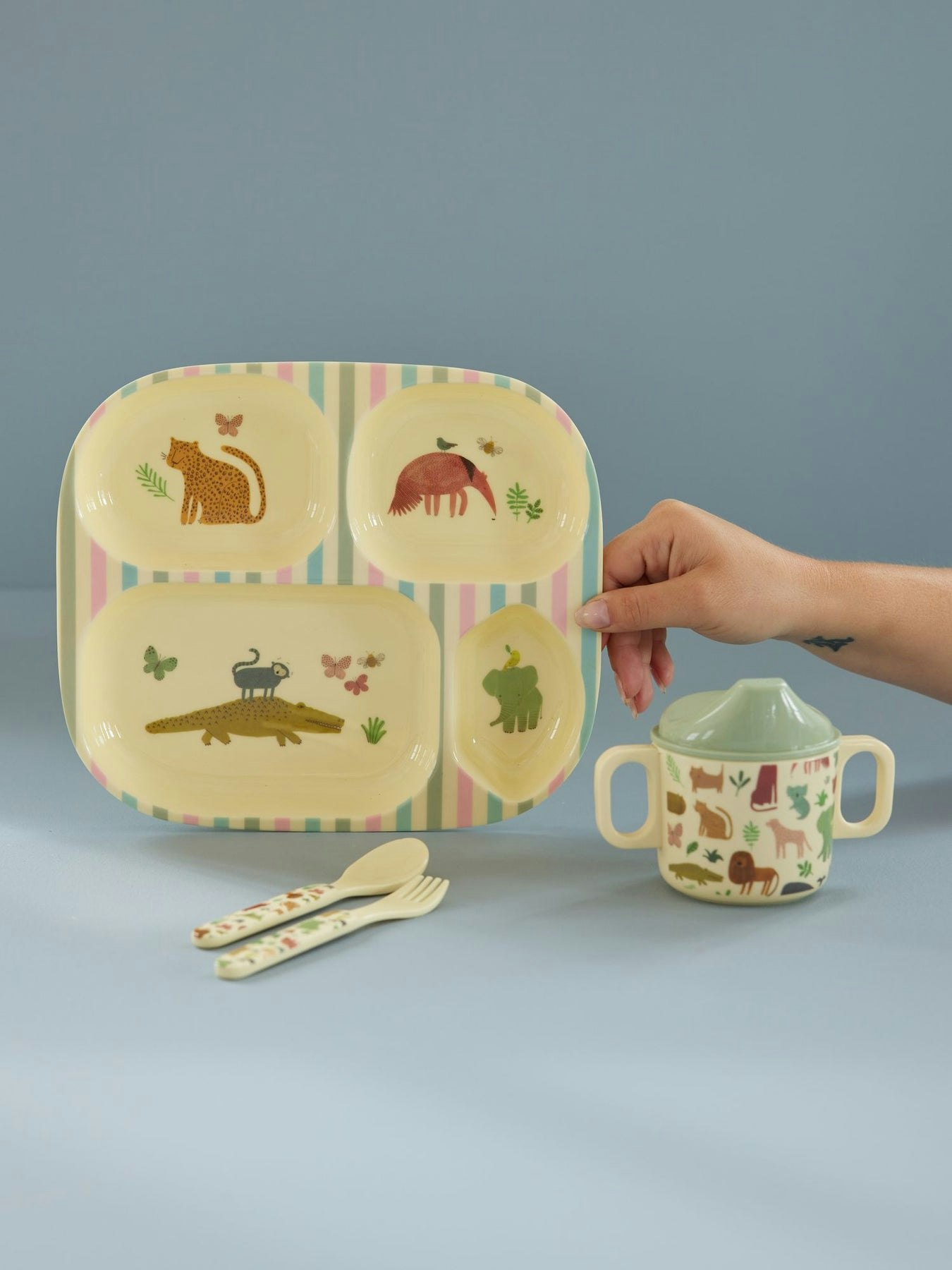 RICE Barnservis Melamine - Sött Jungelmönster (blandade färger)