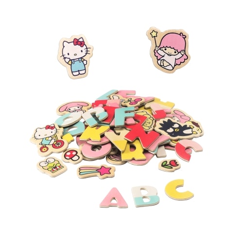 Hello Kitty Magnetbokstäver och bilder 75 st