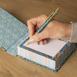 William Morris - Blackthorn Noteblock