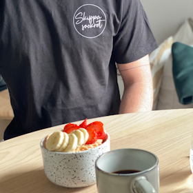 T-SHIRT SVART