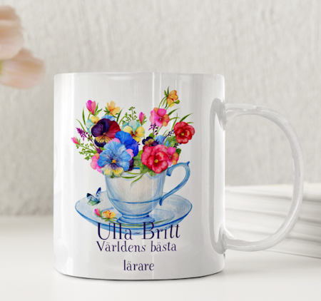 Personlig lärarmugg med namn – Blommor i tekopp