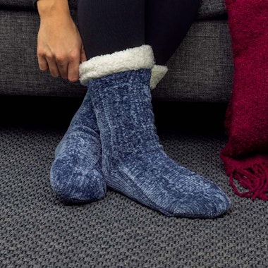 Fodrade sockor med halkskydd (blå)